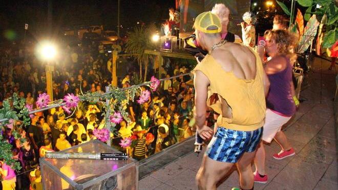 Discoteca dichiara guerra al caro-benzina