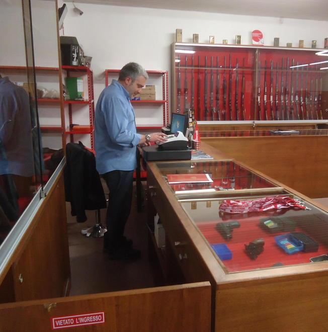 Inaugurata l’armeria Amg