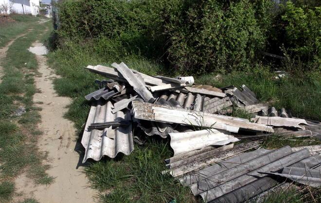 Amianto in una discarica abusiva 