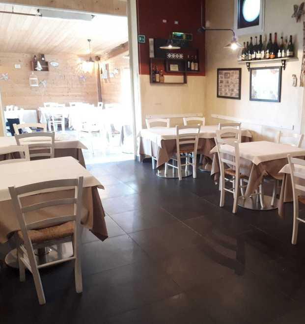 L’interno del ristorante completamente ripulito dopo gli allagamenti