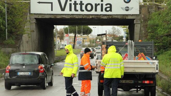Maltempo, allagamenti e disagi per il traffico