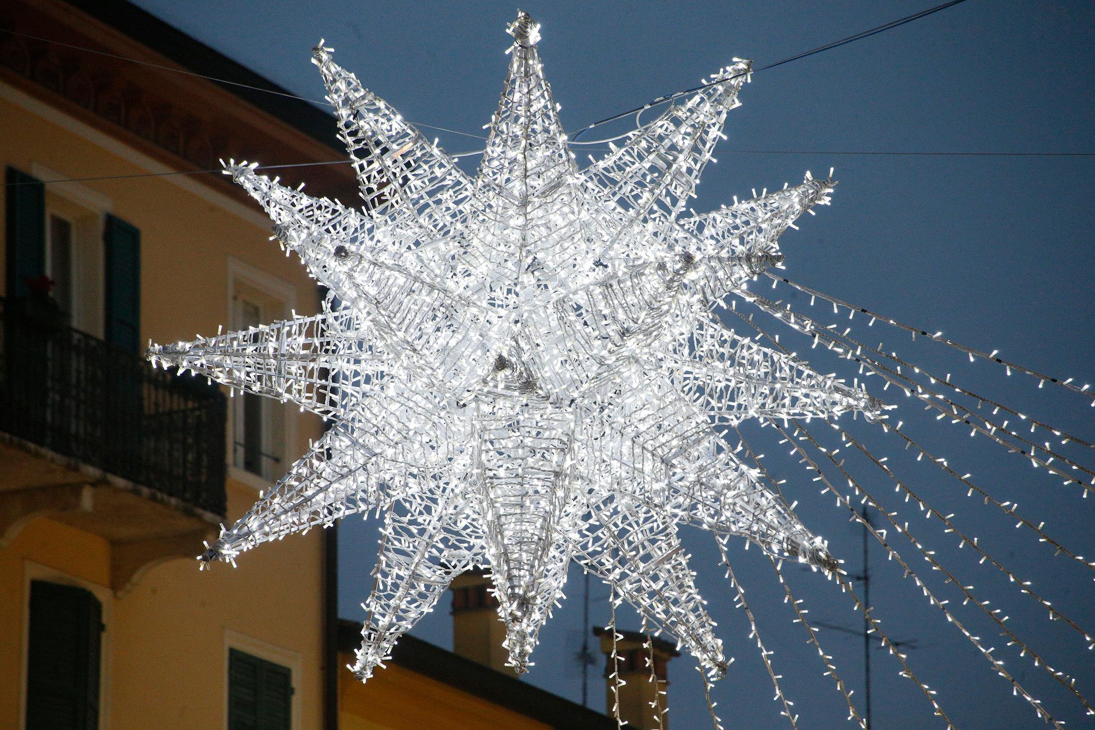 "San Damaso, quest'anno niente luminarie: con quei soldi compriamo il defibrilatore"