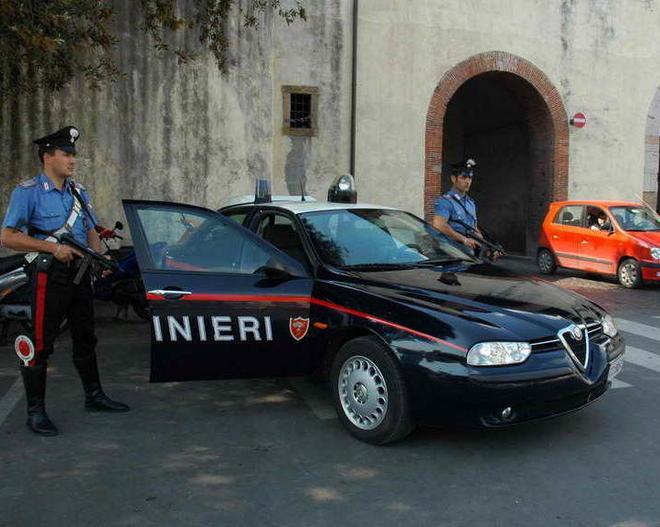 Scoperto traffico di bici rubate e droga, due giovani in manette e tre denunciati 