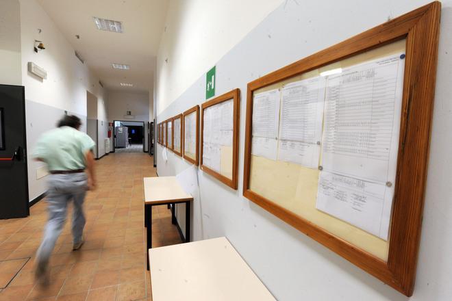 No ai voti troppo bassi, il mondo scolastico si divide 