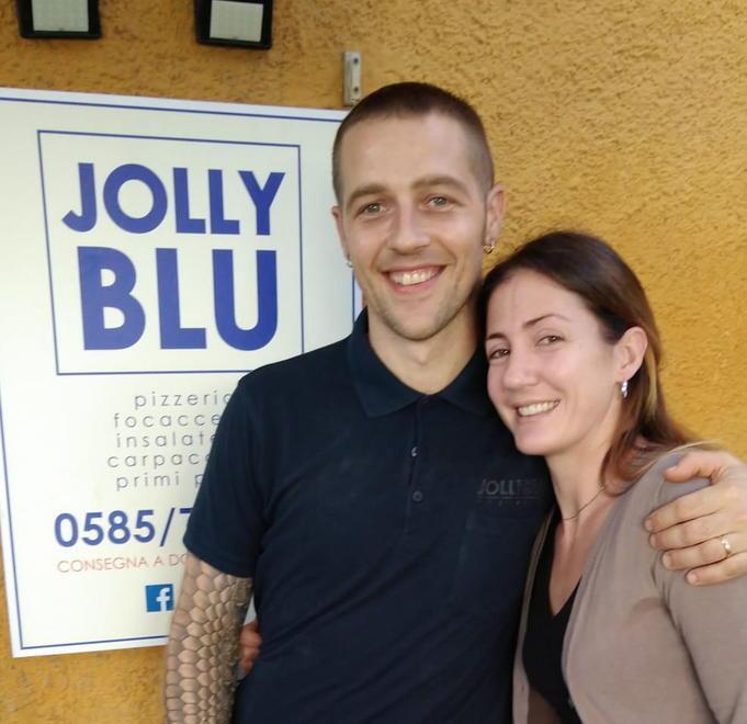 Dieci anni della Jolly Blu, la pizzeria per tutte le tasche