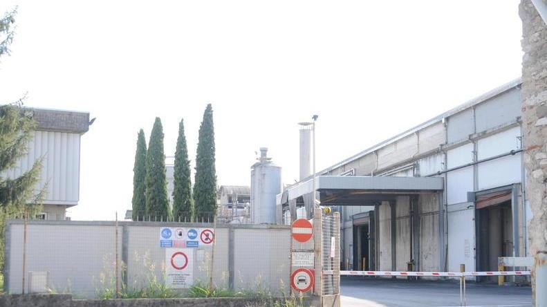 Alta tensione alla cartiera Cardella «Nuove iniziative»