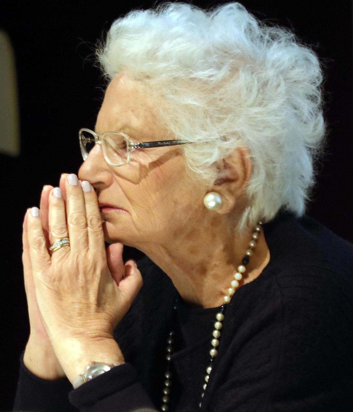 Due mozioni per la cittadinanza a Liliana Segre