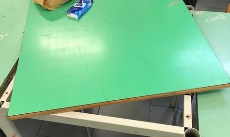 Gli alunni scrivono al giornale: «Senza sedie e banchi e al freddo»