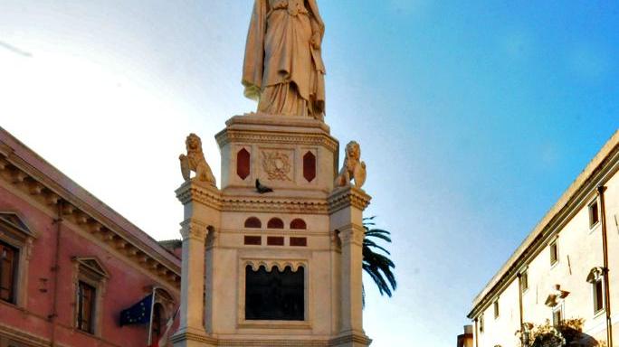 Flash-mob, corse in rosa e assemblee