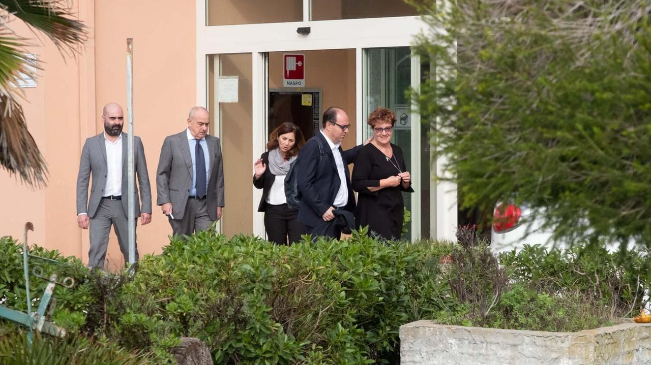La visita degli ispettori del ministero della Salute alla sede dell'Aias a Cagliari. (foto Rosas)