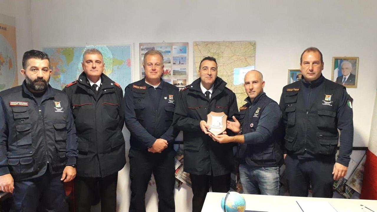 Pontedera, il comandante dei carabinieri visita il gruppo dei radioamatori