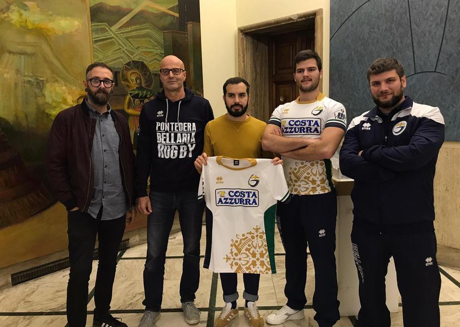 Serie C, il Bellaria inaugura le maglie con la Vespa e il Ponte Napoleonico