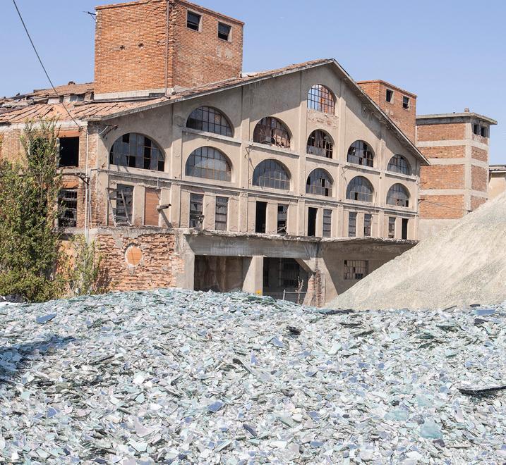 L’ordine a Emiliana Rottami «Spostate la montagna di vetri» 