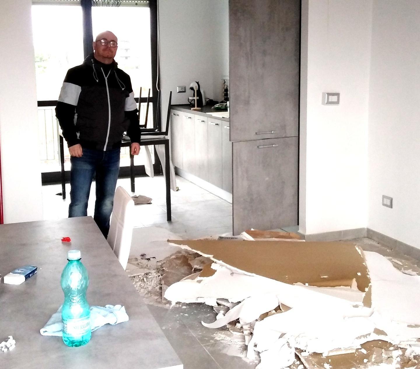 Crolla il solaio disabile costretto a lasciare la casa