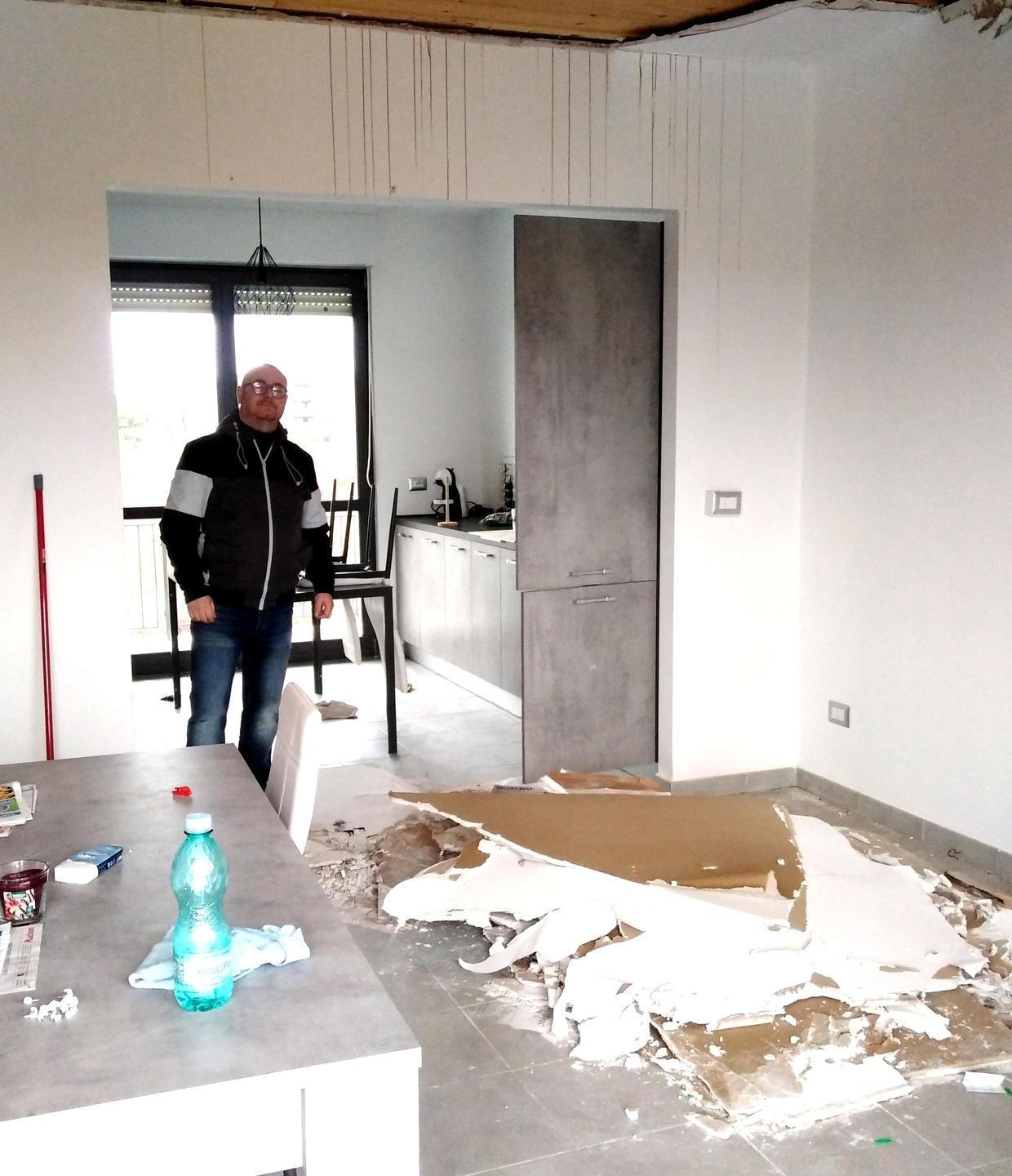 Crollo del solaio, disabile costretto a lasciare la casa 