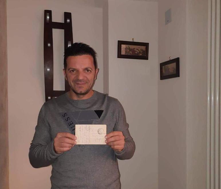 Consegnata la cartolina di 104 anni fa. Ecco cosa c'è scritto... 