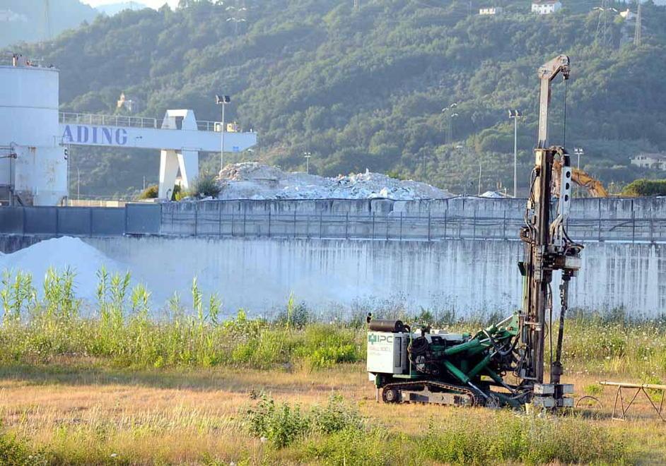 Falde inquinate: chi beve quell’acqua? I comitati di Massa-Carrara chiedono maggiori controlli