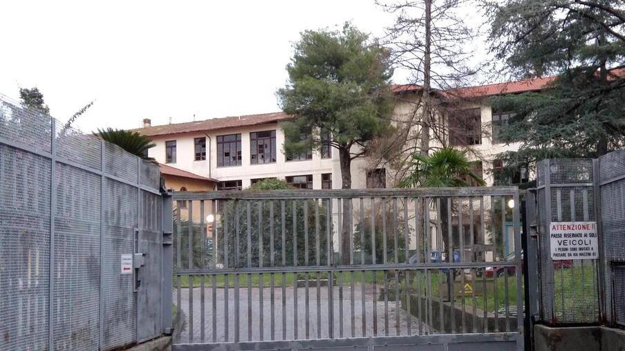 Il complesso del Cottolengo si estende in Corso Italia da via La Nunziatina a via del Cottolengo, mentre per larghezza va da Corso Italia a via Mazzini