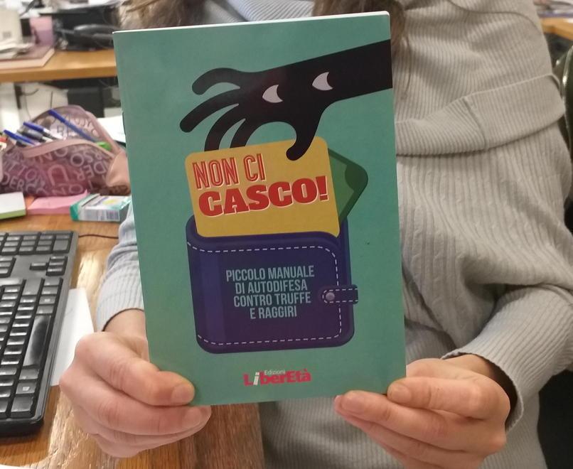 L'opuscolo in regalo nei giorni scorsi con Il Tirreno e realizzato dallo Spi-Cgil (foto d'archivio)