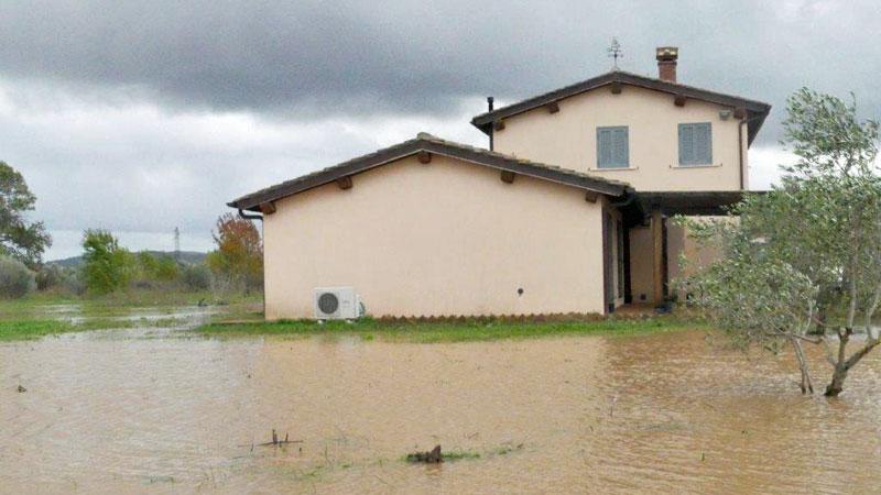 Maltempo, c'è la prima stima dei danni. Prestiti per imprese di 191 comuni: come richiederli