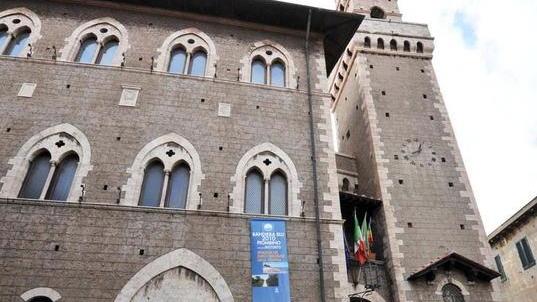 Dirigente esterno in Comune, contestate nomina e spesa