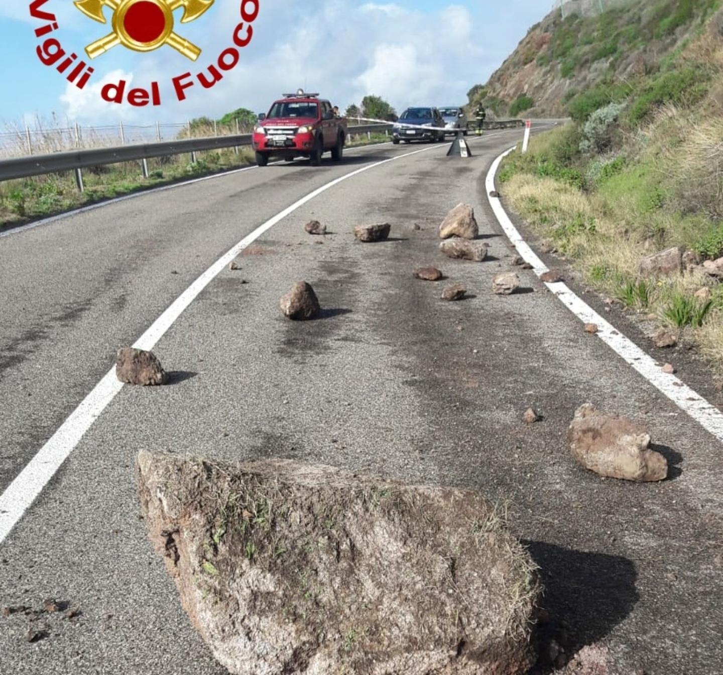Precipitano massi: chiusa la strada Alghero-Bosa 