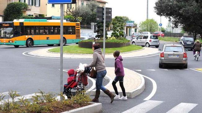 Precedenze, nuova rotatoria a rischio