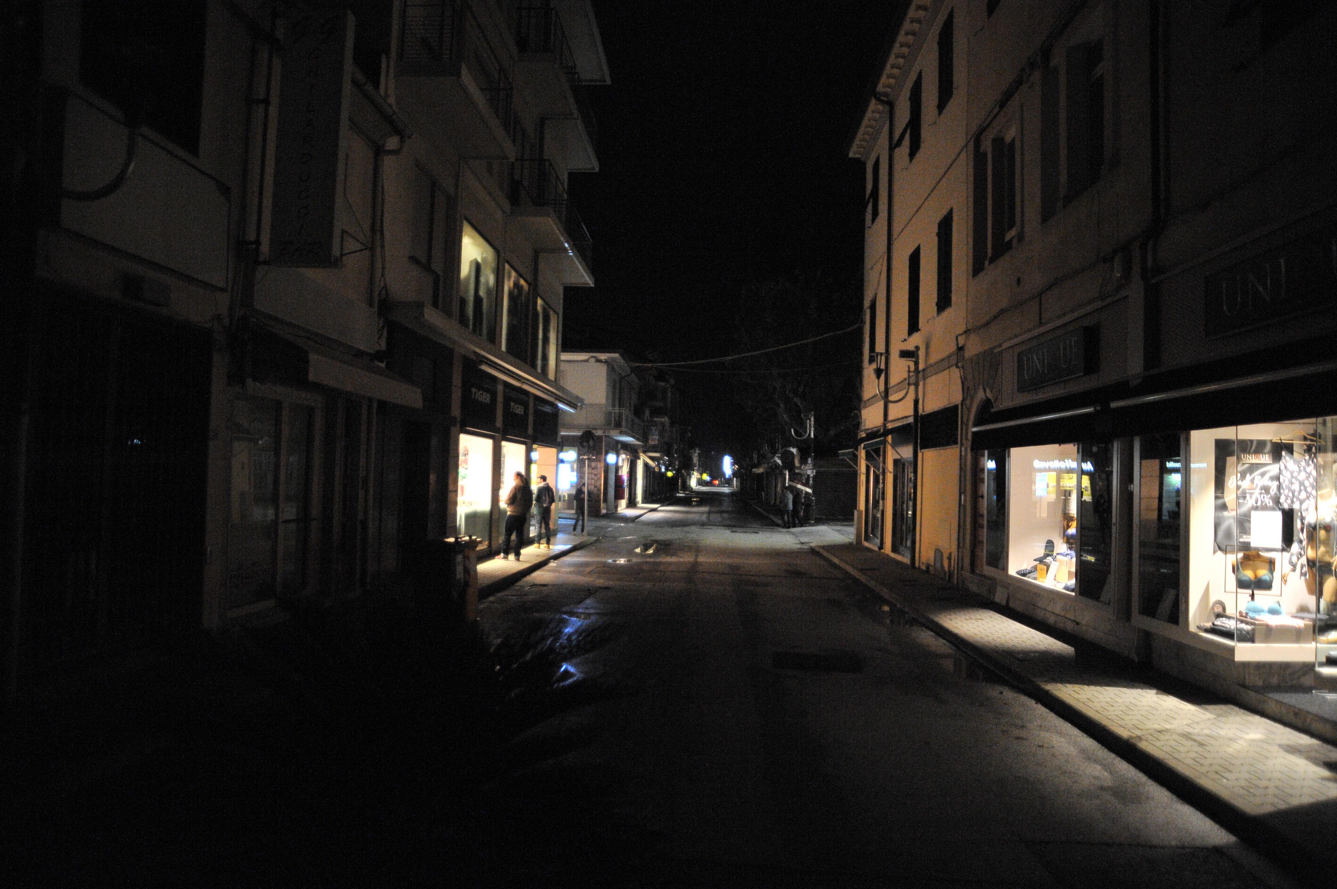 Viareggio, troppe strade al buio: segnalazioni e proteste
