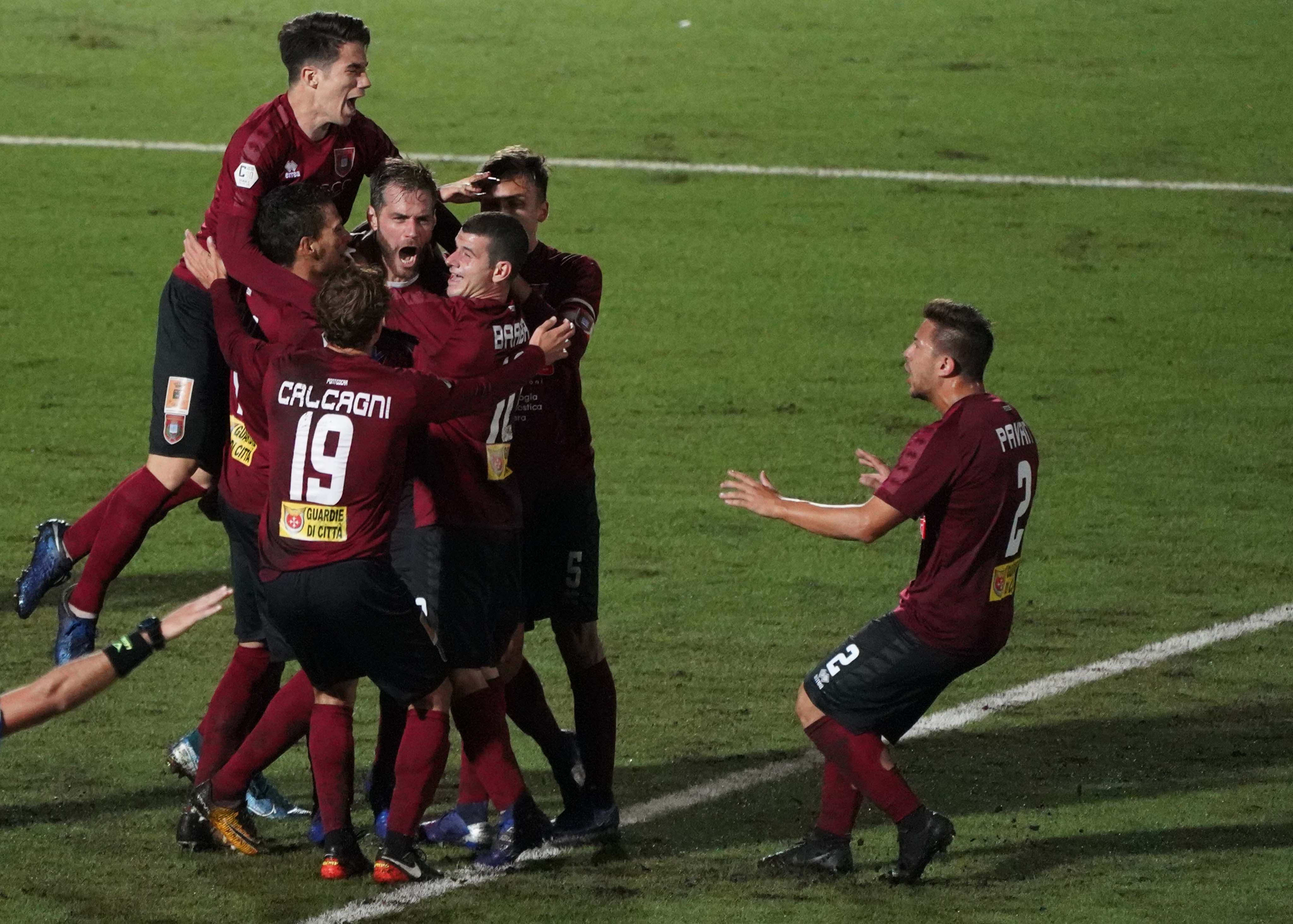 Pontedera e il sogno della serie B: in città cresce la febbre granata 