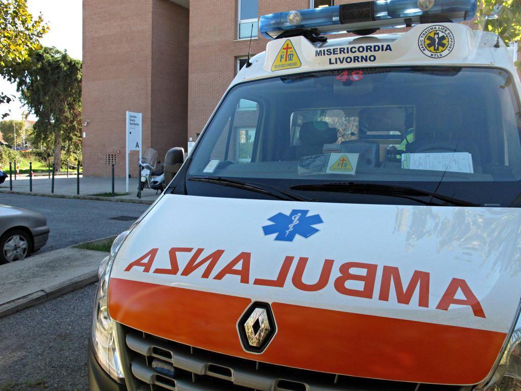 Un'ambulanza della Misericordia di via Verdi (foto d'archivio)