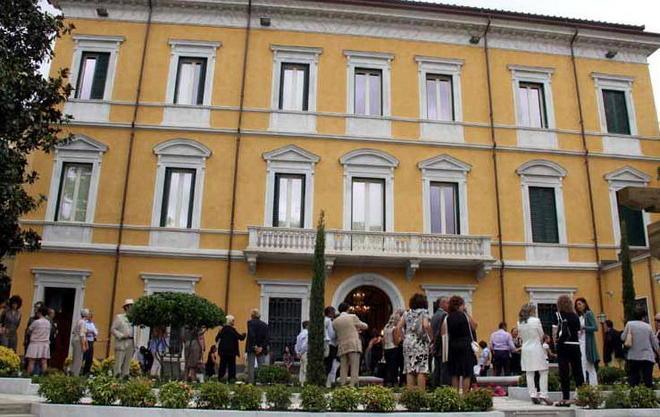 Un volume sui borghi, i paesi e le valli delle Alpi Apuane