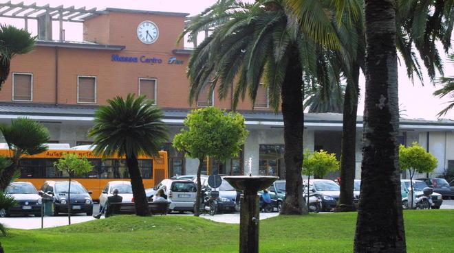I No Tav si danno appuntamento davanti alla stazione