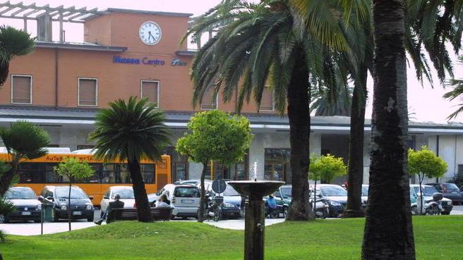 I No Tav si danno appuntamento davanti alla stazione