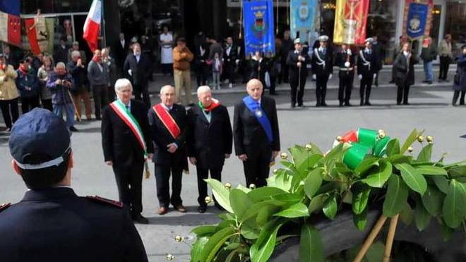 Corone, banda e studenti per celebrare la Liberazione