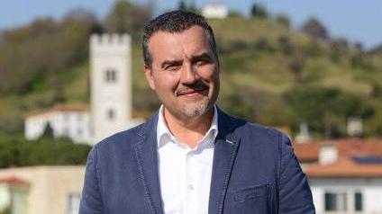 Diffamazione al Comune su Fb: il sindaco querela