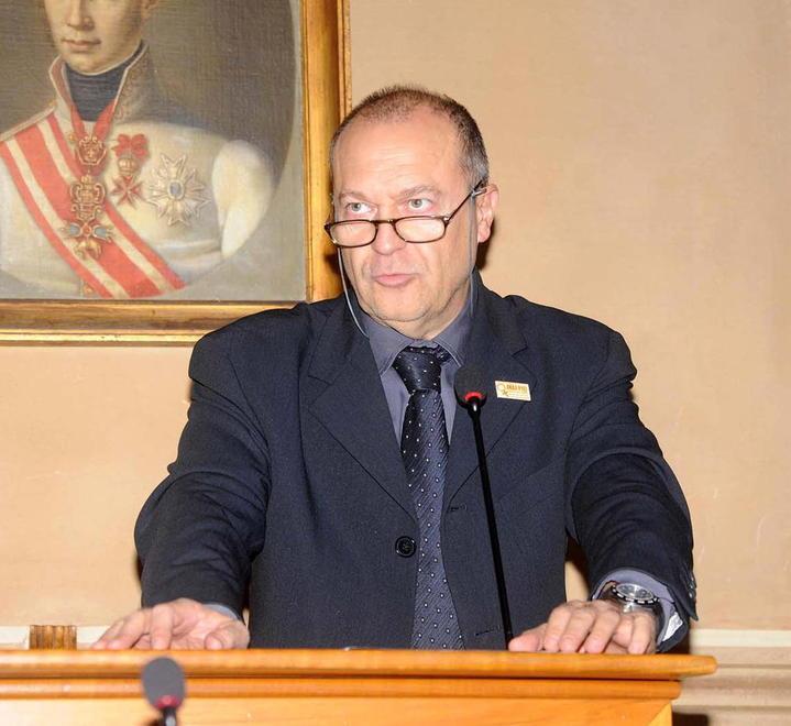 Il Consiglio all’unanimità dice sì alla cittadinanza alla senatrice Segre e la invita a venire in città