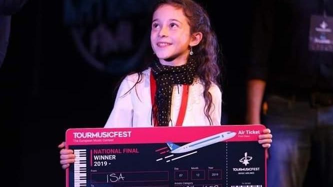 La baby cantante Isa incanta il Music Fest Ora l’aspetta l’Europa