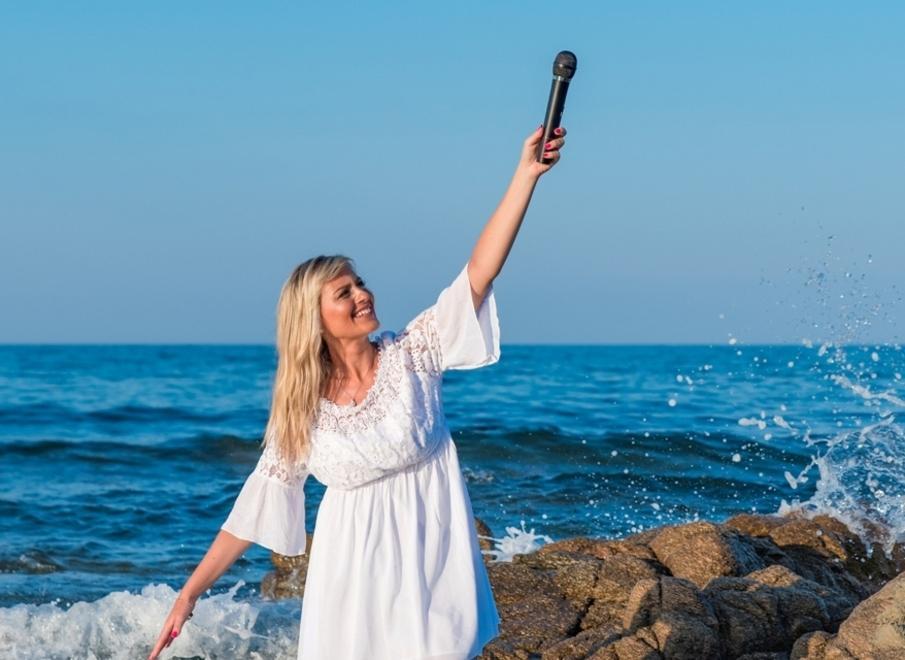 Esce “Sentire l’amore” Emozioni e ricordi in 15 brani per Mirael