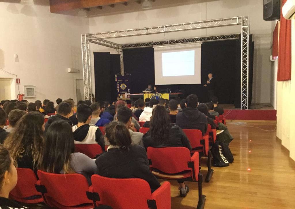 Prevenzione e cura dei tumori giovanili, un incontro al “Roth” 