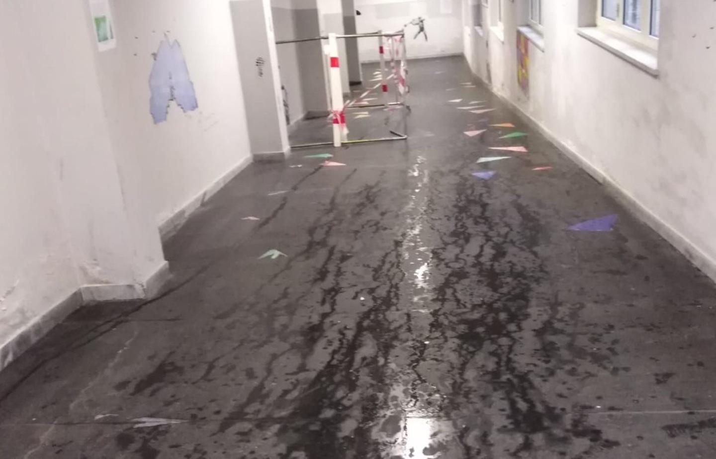 Allarme rosso al Fermi piove dentro le aule 