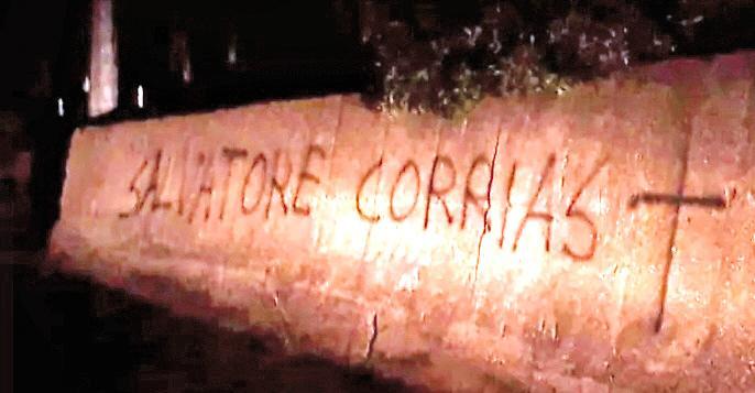 Scritte contro il sindaco: primi indizi per l’indagine 