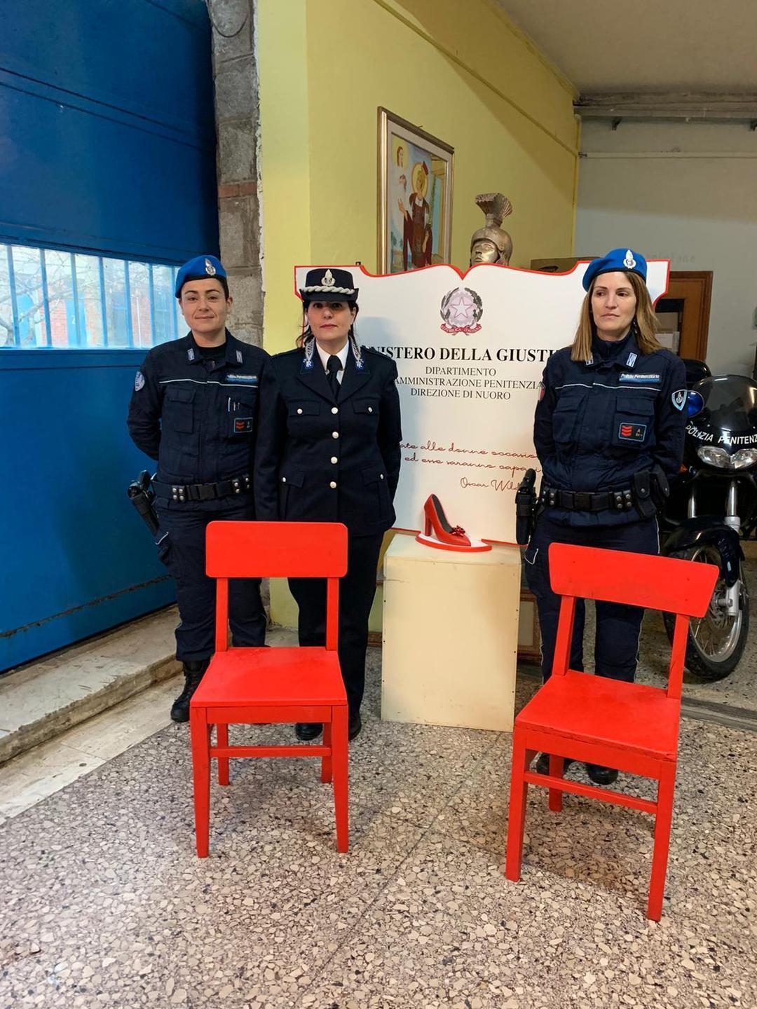 Scarpette rosse a Badu ’e carros 