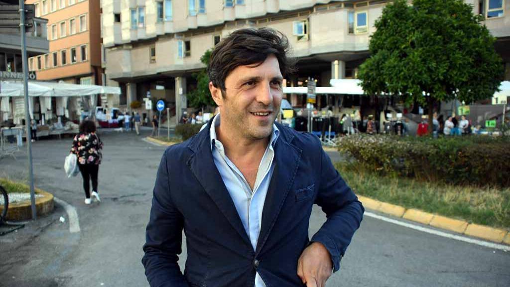 Polemica a scuola, Porzano allo studente: "Sei triste". Ma il prof lo zittisce