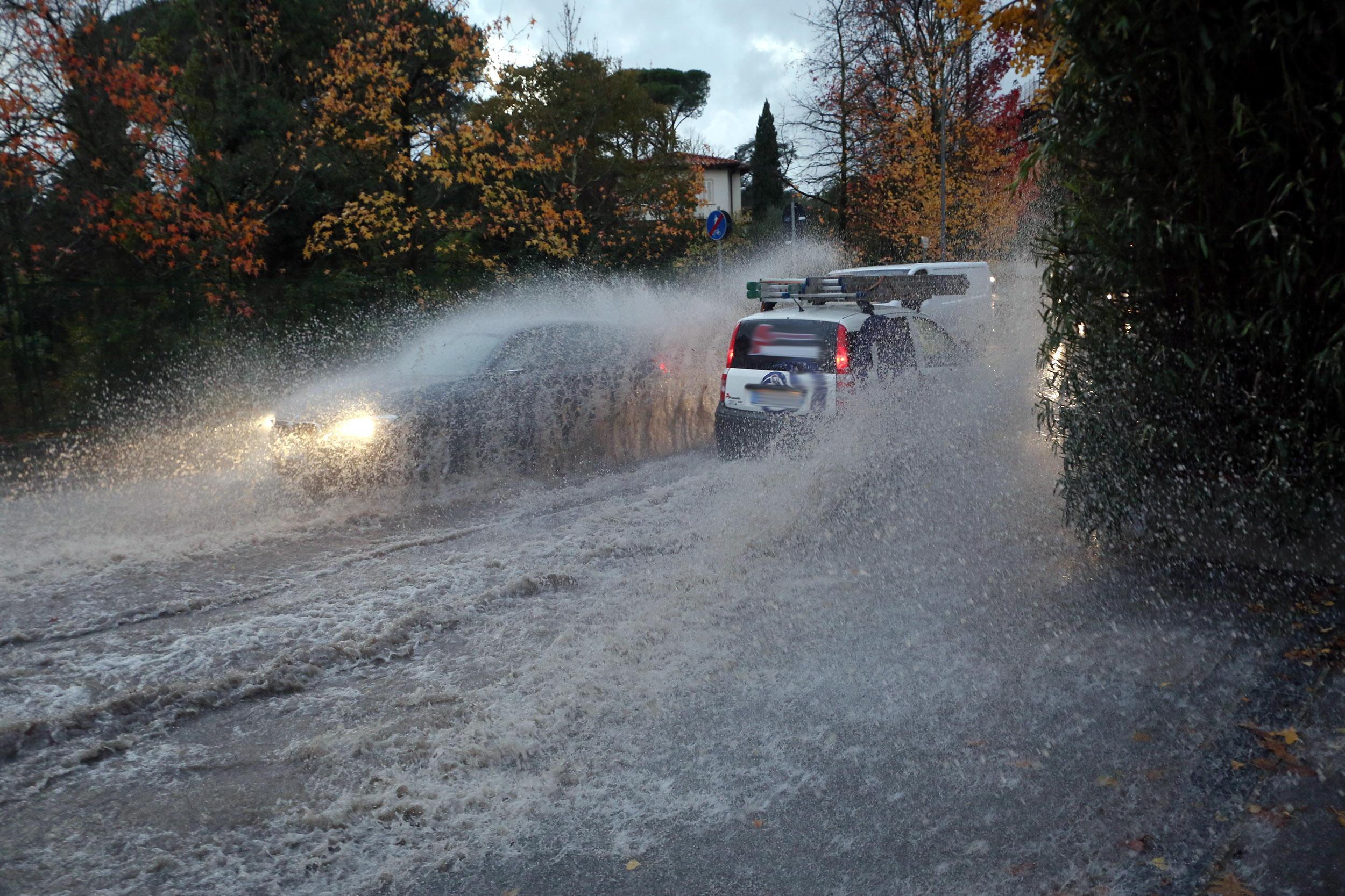 Maltempo, allagamenti e disagi in Valdinievole