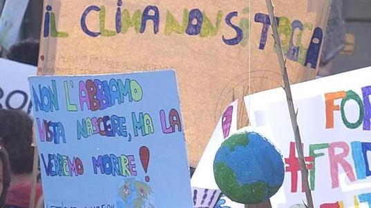 Una manifestazione per il clima a Pisa