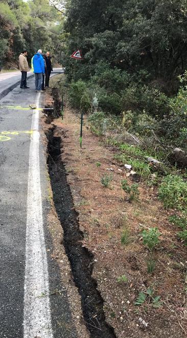 Chiusa per frana la strada per Castellaccio 