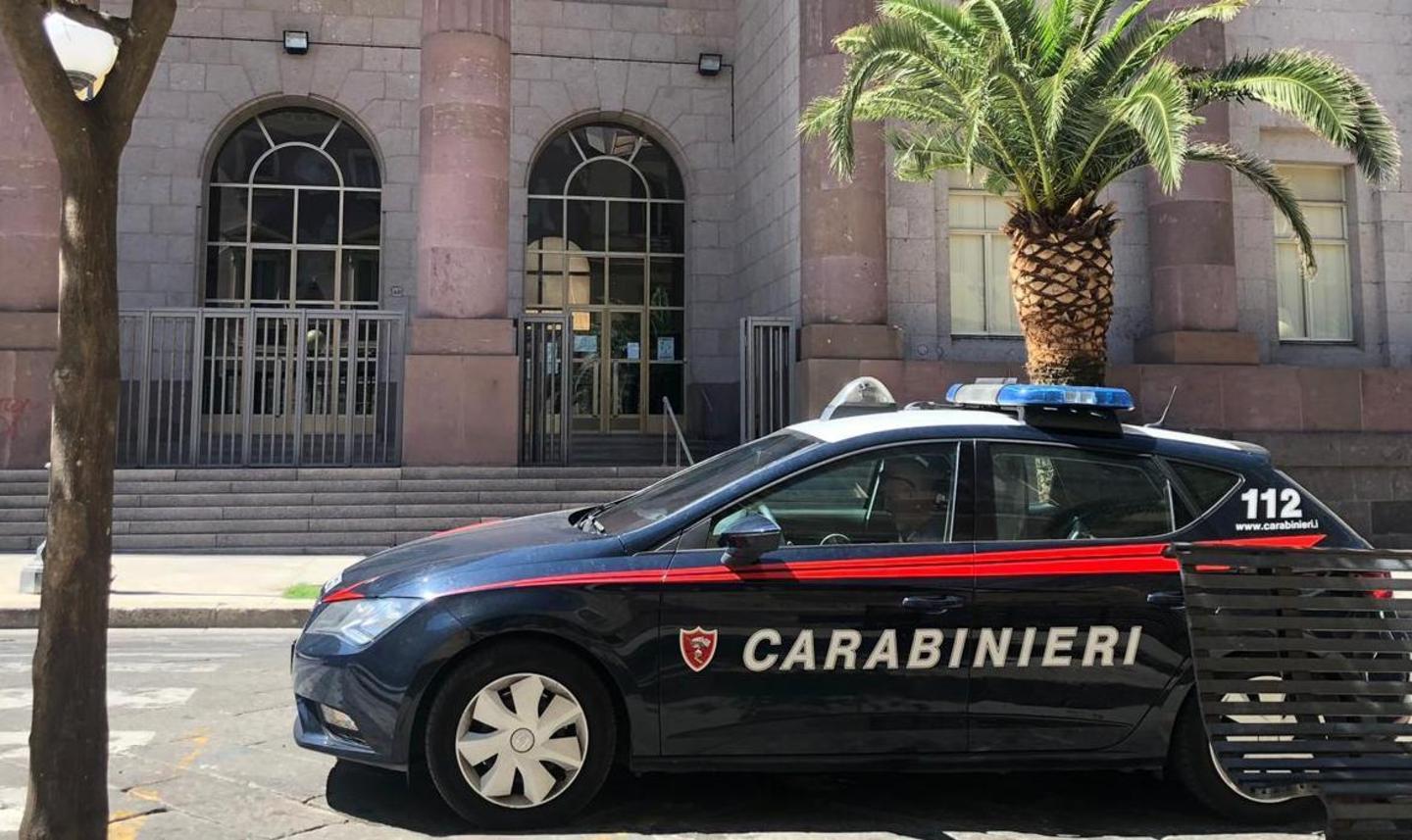 Rapina e millantato credito, sconterà 5 anni