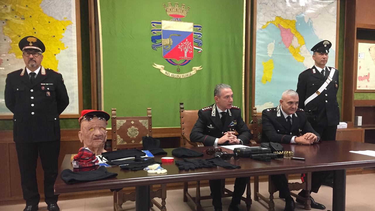 La conferenza stampa con il comandante provinciale Massimiliano Sole e il maggiore a capo del Nucleo investigativo dell'Arma labronica, Michele Morelli