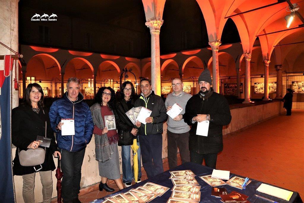 Al pomeriggio, con in mano gli appunti, anche (da sinistra) Mariella Pittau, Mirco Chiappori, Irene Di Natale, Sandra Serini, Paolo Barozzi, Diego Luci, Michele Ginanneschi (foto de “I tre delfini” Sandro Leonelli, Claudio Gennai e Milco Tonin)