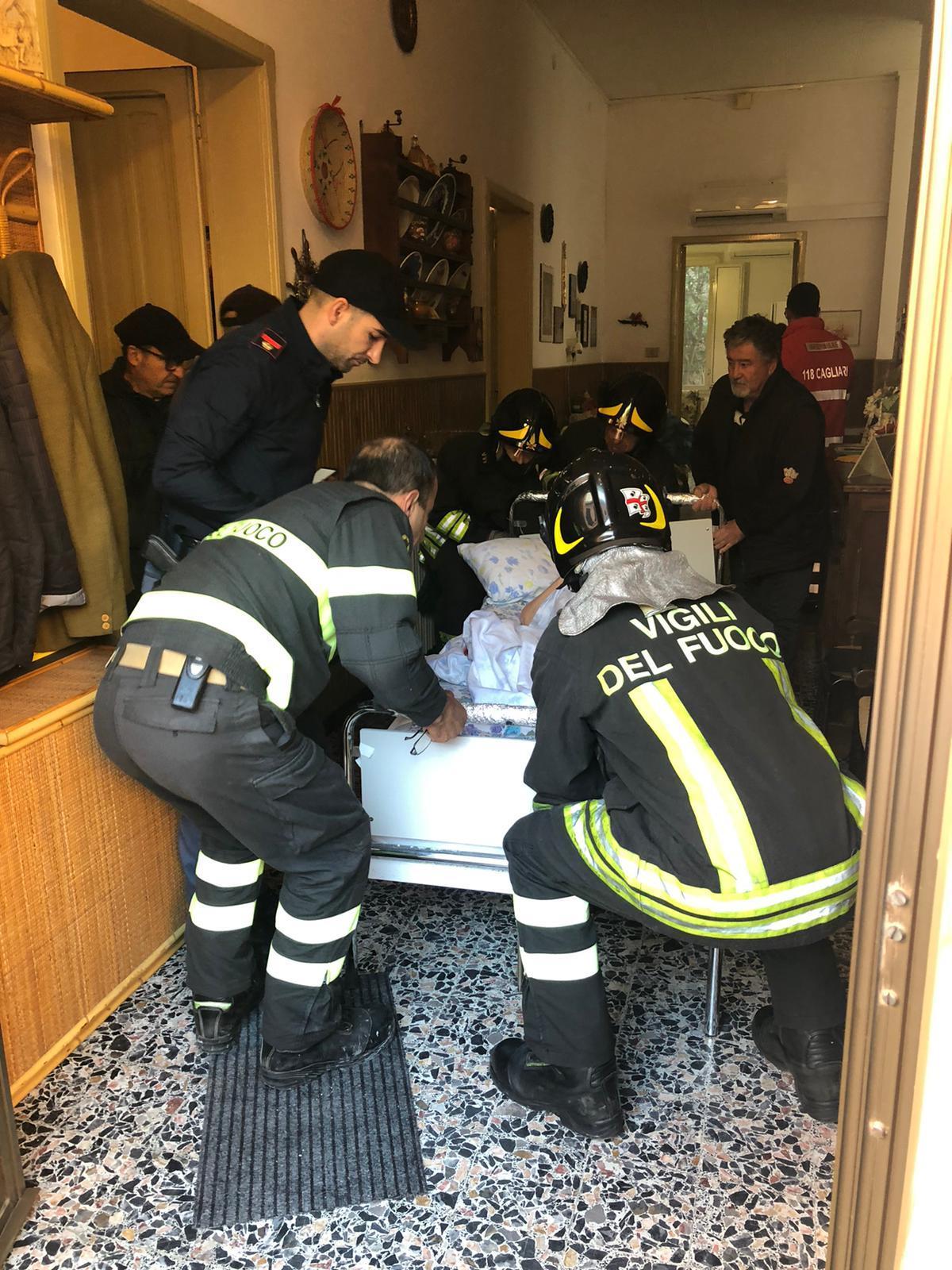 Monserrato, crolla il soffitto: due vecchietti salvi per miracolo 